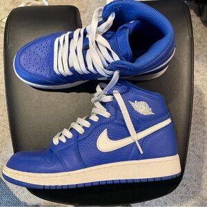 Selling blue Air Jordan 1 high in excellent condition!